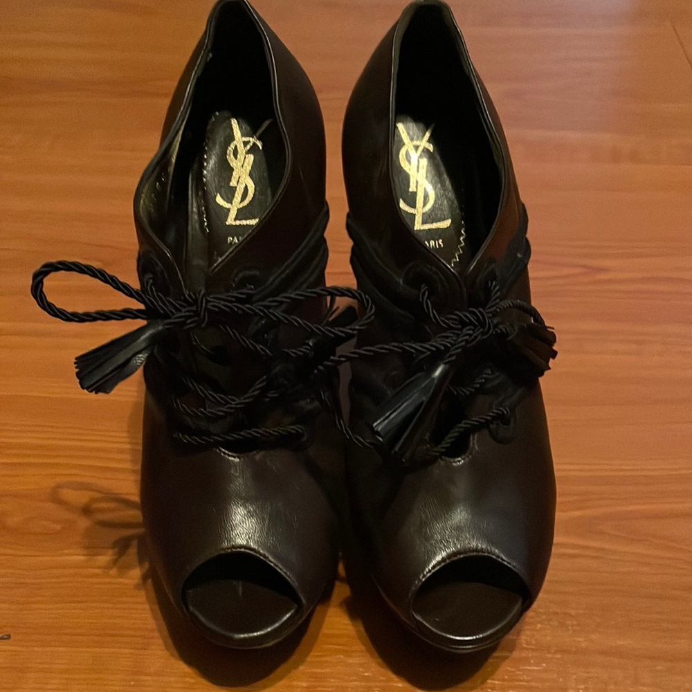 YSL brown pump